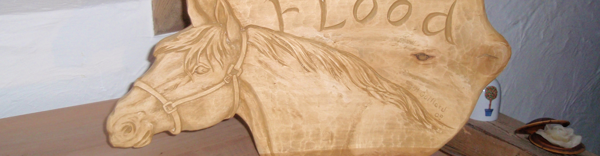 Sculpture bois cheval bas relief